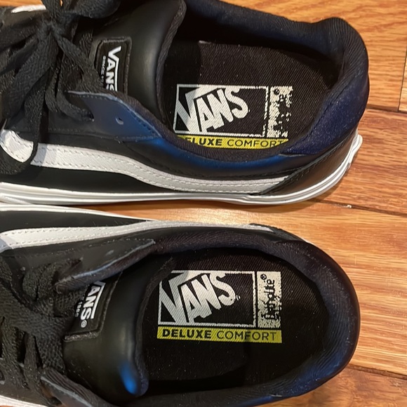 Vans black leather tie up size 8.5 - Picture 6 of 6